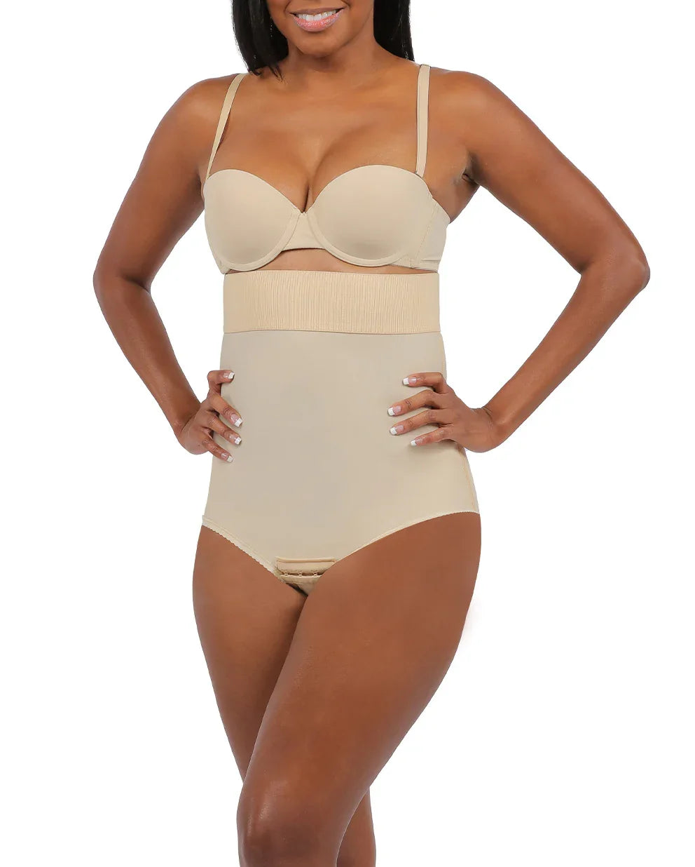 Front view of the Gianna 2 high-waist girdle in beige, highlighting the panty-length design and smooth abdominal compression for second-stage recovery.